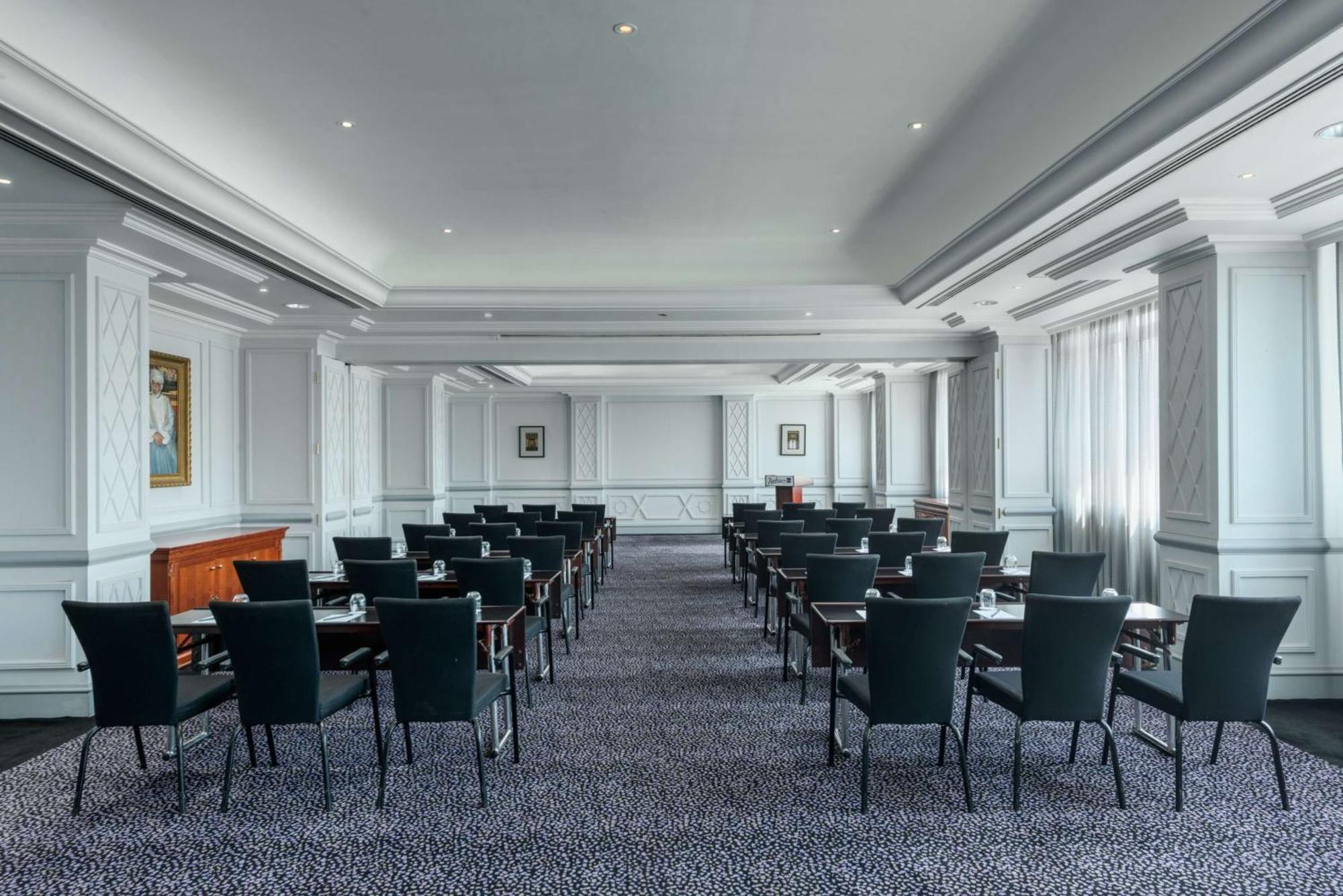 Hotel Radisson Blu Hotel, 4*